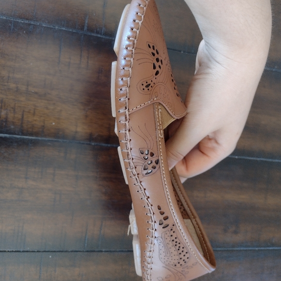 Cklass Women's Brown Leather Flats. - Picture 5 of 5